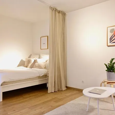 Modernes Studio-apartment Mit Privatem Stellplatz Fuer Bis Zu 4 Personen Nur Wenige Minuten Zur Mosel & Stadt *