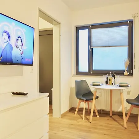 Modernes Studio-apartment Mit Privatem Stellplatz Fuer Bis Zu 4 Personen Nur Wenige Minuten Zur Mosel & Stadt 아파트