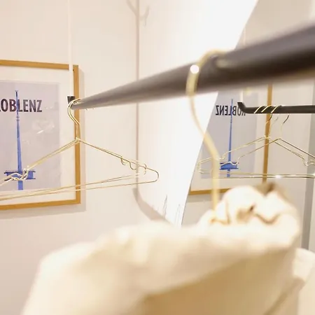 Modernes Studio-apartment Mit Privatem Stellplatz Fuer Bis Zu 4 Personen Nur Wenige Minuten Zur Mosel & Stadt Apartamento *