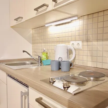 Modernes Studio-apartment Mit Privatem Stellplatz Fuer Bis Zu 4 Personen Nur Wenige Minuten Zur Mosel & Stadt Coblença