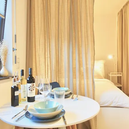 Modernes Studio-apartment Mit Privatem Stellplatz Fuer Bis Zu 4 Personen Nur Wenige Minuten Zur Mosel & Stadt Coblença