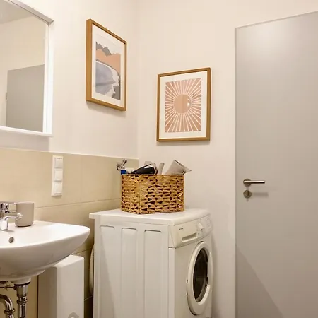 Lejlighed Modernes Studio-apartment Mit Privatem Stellplatz Fuer Bis Zu 4 Personen Nur Wenige Minuten Zur Mosel & Stadt