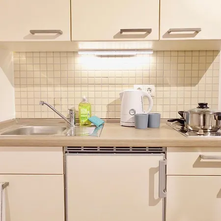 Modernes Studio-apartment Mit Privatem Stellplatz Fuer Bis Zu 4 Personen Nur Wenige Minuten Zur Mosel & Stadt Coblença