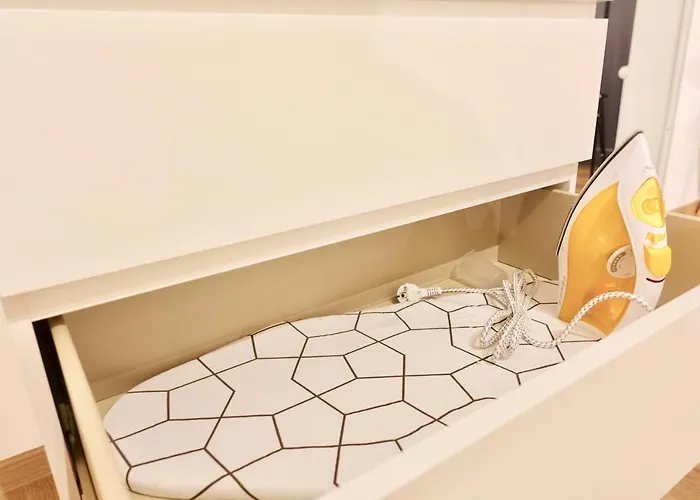 Modernes Studio-apartment Mit Privatem Stellplatz Fuer Bis Zu 4 Personen Nur Wenige Minuten Zur Mosel & Stadt 아파트