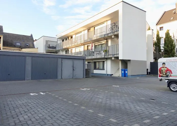 Modernes Studio-apartment Mit Privatem Stellplatz Fuer Bis Zu 4 Personen Nur Wenige Minuten Zur Mosel & Stadt *
